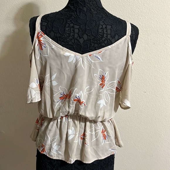 Sienna Sky size L. Strap with Flutter sleeve. - Picture 2 of 2